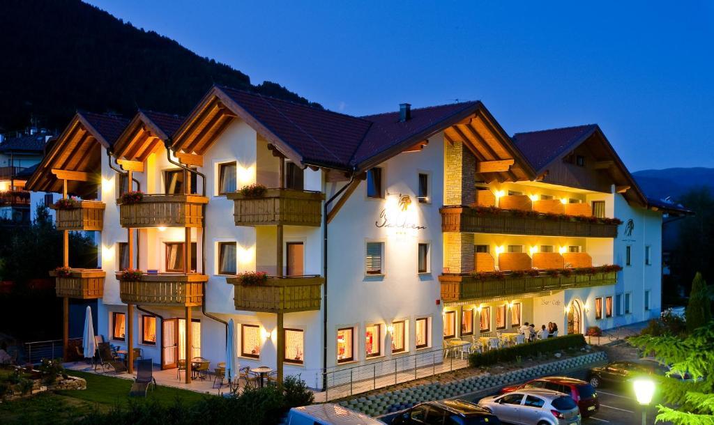 Hotel Falken Пфальцен Экстерьер фото